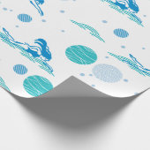 Zwemmeid in het waterkunstpatroon cadeaupapier (Hoek)