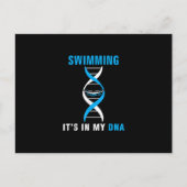 Zwemmen in mijn DNA Funny SwimerSwim Cool Love Aankondigingskaart (Voorkant)
