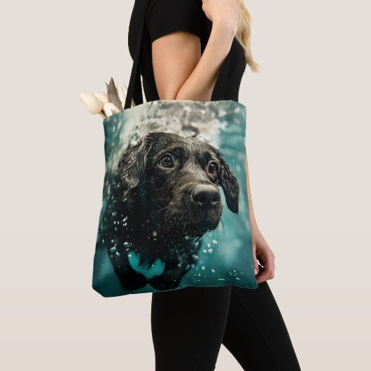 Zwemmen Labrador Puppy Onderwater Ontwerp Tote Bag (Dichtbij)