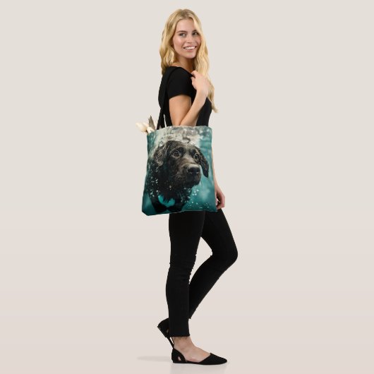 Zwemmen Labrador Puppy Onderwater Ontwerp Tote Bag (Op model)