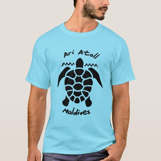 Zwemmen met schildpadden op de Malediven op Ari At T-shirt (Voorkant)