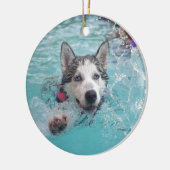 Zwemmen van honden in zwembad keramisch ornament (Links)