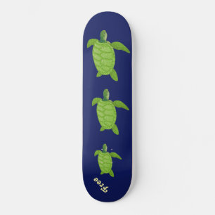 Zwemmende zeeschildpadden en kalligrafie op blauw persoonlijk skateboard