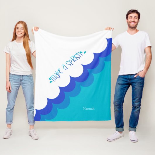 Zwemmer blauw en wit maken een plons fleece deken (In situ)