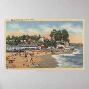 Zwemmers en zonnebaders op het strand poster