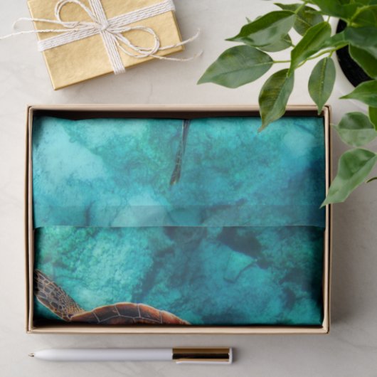 Zwemschildpad in blauw zeewater tissuepapier (Geschenk)