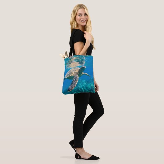 Zwemschildpad Zee Tote Bag (Op model)