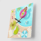 Zwemzwembad meisje op strand bikini  vierkante klok (Hoek)