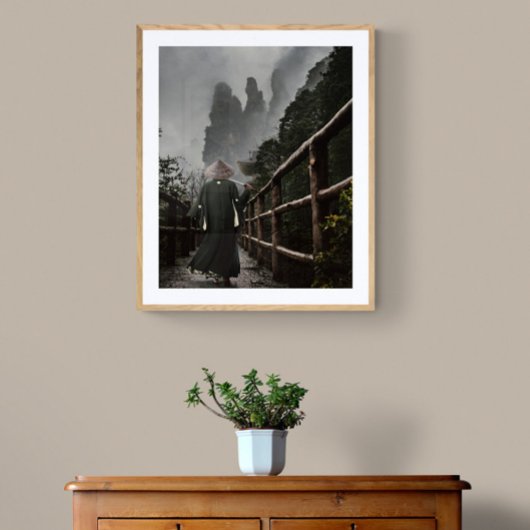 Zwervende Samoerai reis op een Misty Mountain Path Perfect Poster