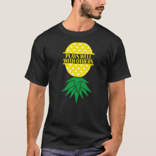 Zwingers spelen goed met anderen onderaan de Pinea T-shirt