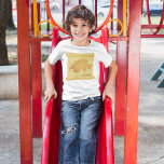 Zwitserland op een perkament t-shirt<br><div class="desc">Maak kennis met onze prachtig vormgegeven afbeelding van de Zwitserse vorm op papier, perfect voor alle Zazzle producten! Deze verbluffende afbeelding heeft de specifieke vorm van Zwitserland, die elegant wordt gemaakt in een vorm van perkamentpapier. Of u nu op zoek bent naar een stijlvolle telefoondraagtas, een luie deken of een...</div>