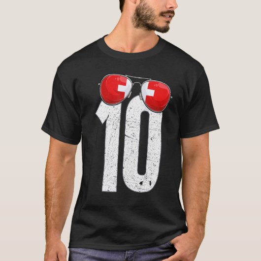 Zwitserland Voetballer Nummer 10 Zwitserse vlag T-shirt (Voorkant)