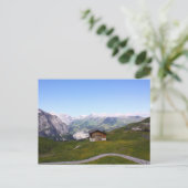 Zwitsers huis en alpen briefkaart (Staand voorkant)
