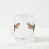 Zygaena carniolica - de Crepuscular Burnet Moth Matglas Koffiemok (Voorkant links)